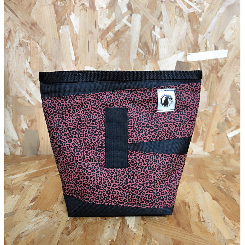 BOULDER ANIMAL PRINT GRANATE