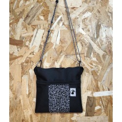 BOLSO PEQUEÑO NEGRO ESTAMPADO
