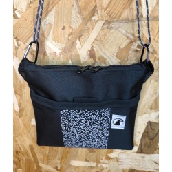 BOLSO PEQUEÑO NEGRO ESTAMPADO