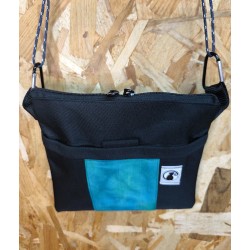 BOLSO PEQUEÑO NEGRO ESTAMPADO