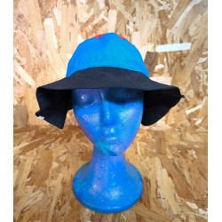 GORRO BUCKET NEGRO AZUL ROJO